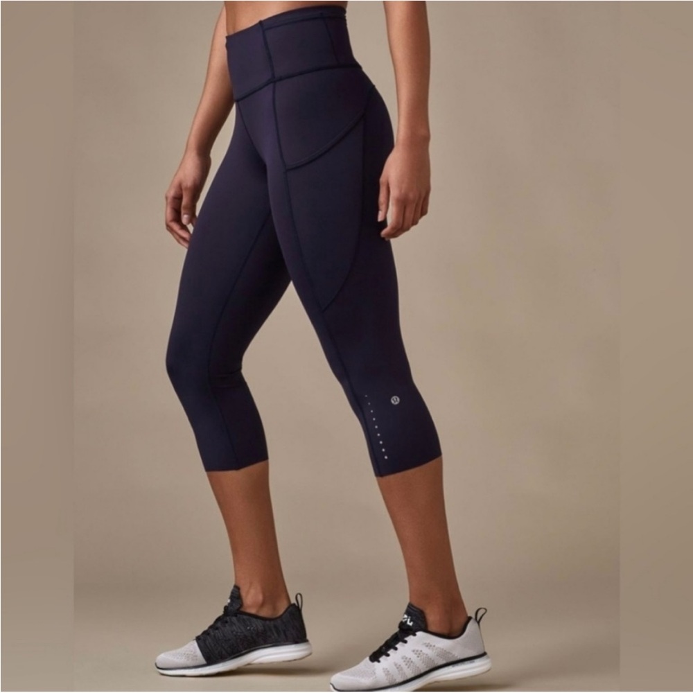 Lululemon Fast and Free 19" Crop High Rise True Navy size 6